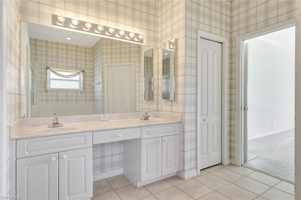 9490 Cedar Creek DR, BONITA SPRINGS FL 34135-22