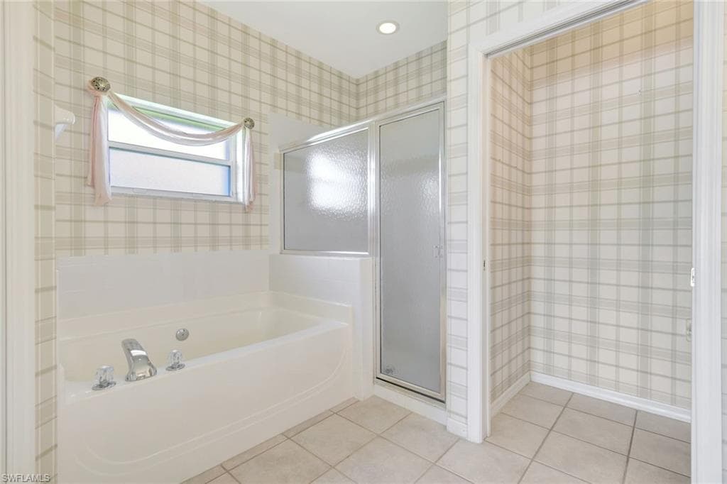 9490 Cedar Creek DR, BONITA SPRINGS FL 34135-21