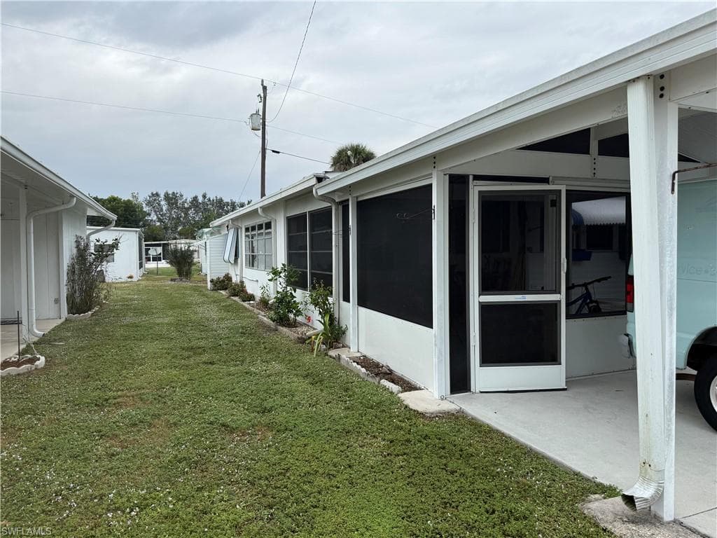 539 Poinsettia LN # 152, NAPLES FL 34114-1