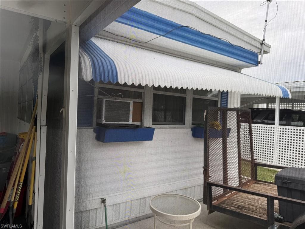 539 Poinsettia LN # 152, NAPLES FL 34114-2