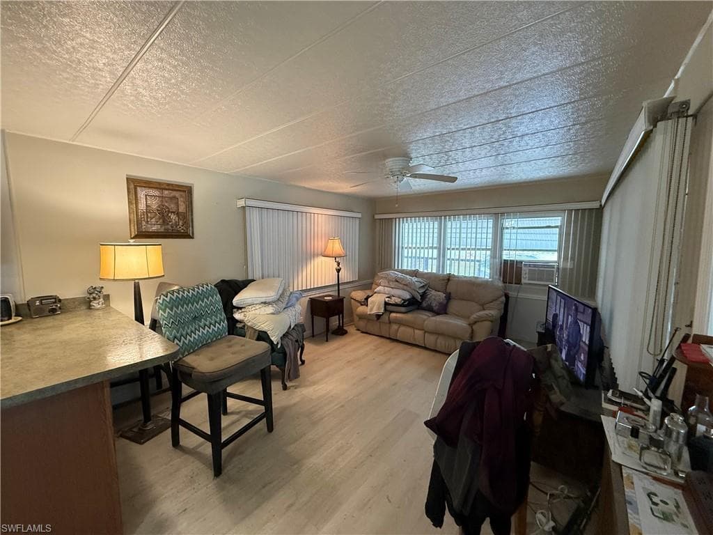 539 Poinsettia LN # 152, NAPLES FL 34114-9