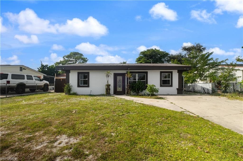 3506 Caloosa ST, NAPLES FL 34112-1