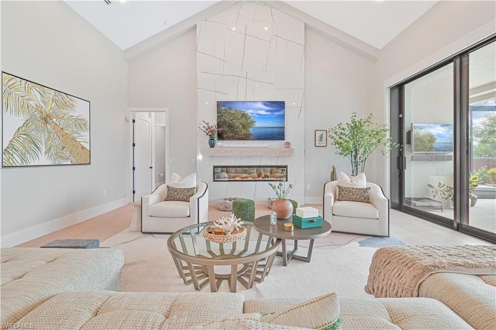 818 93rd AVE N, NAPLES FL 34108-6