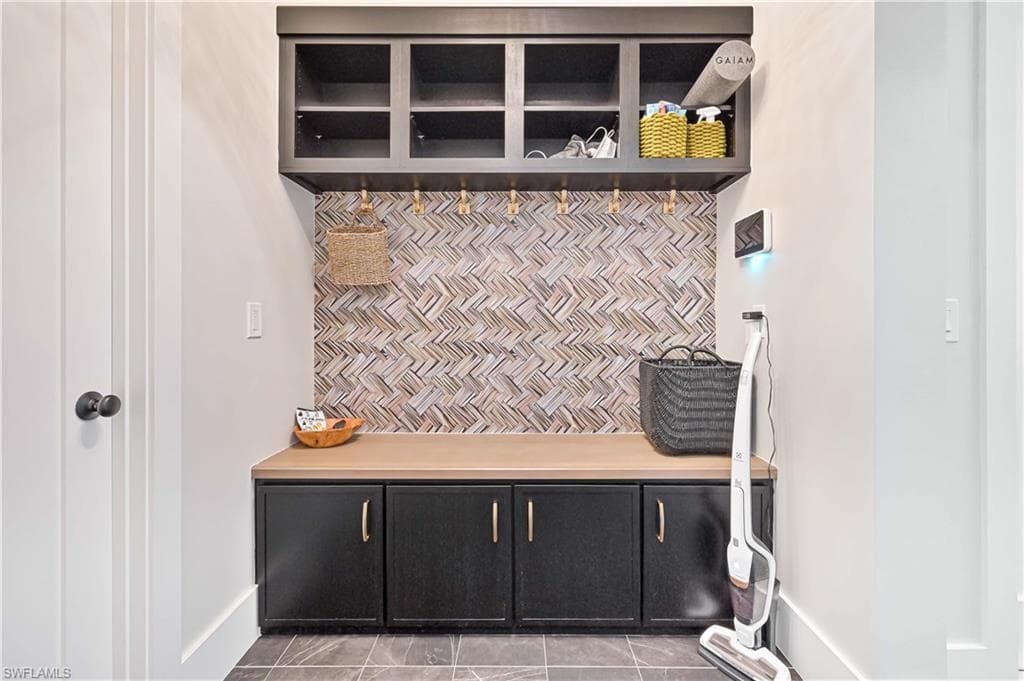 818 93rd AVE N, NAPLES FL 34108-35