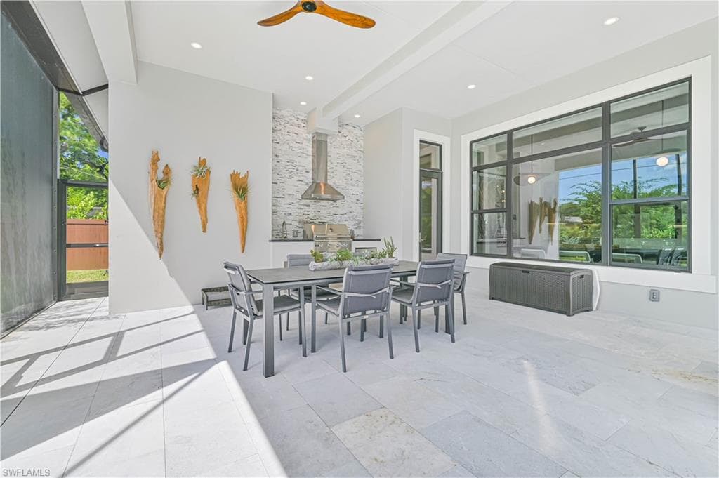 818 93rd AVE N, NAPLES FL 34108-44