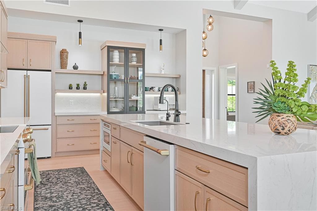 818 93rd AVE N, NAPLES FL 34108-17