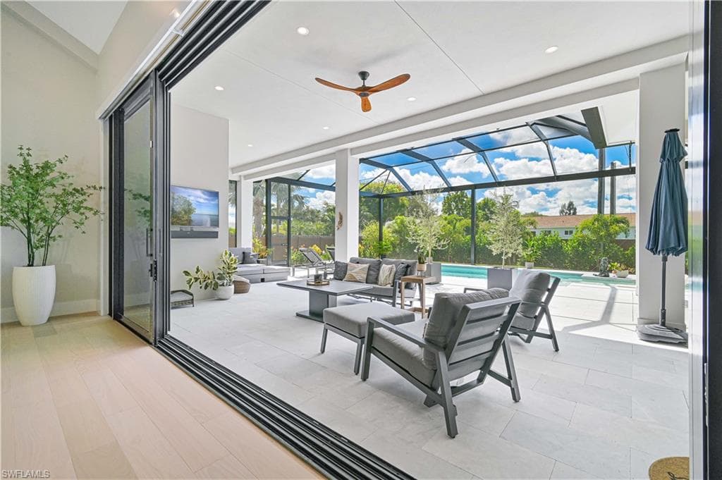 818 93rd AVE N, NAPLES FL 34108-39