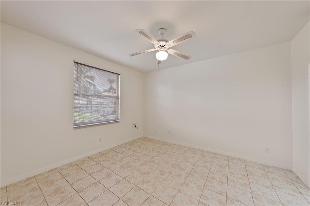 3250 Cypress Glen WAY # 406, NAPLES FL 34109-21