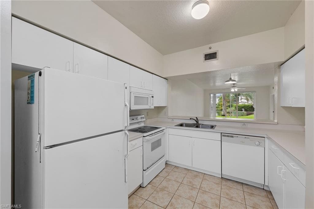 3250 Cypress Glen WAY # 406, NAPLES FL 34109-6