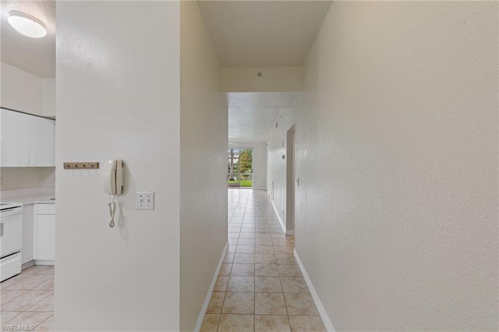 3250 Cypress Glen WAY # 406, NAPLES FL 34109-4