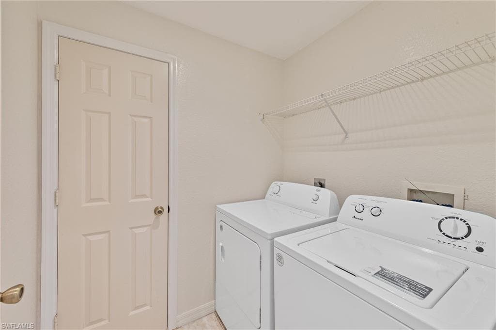 3250 Cypress Glen WAY # 406, NAPLES FL 34109-19