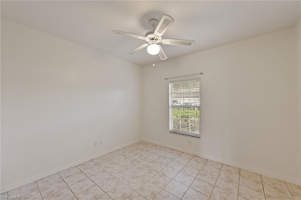 3250 Cypress Glen WAY # 406, NAPLES FL 34109-17