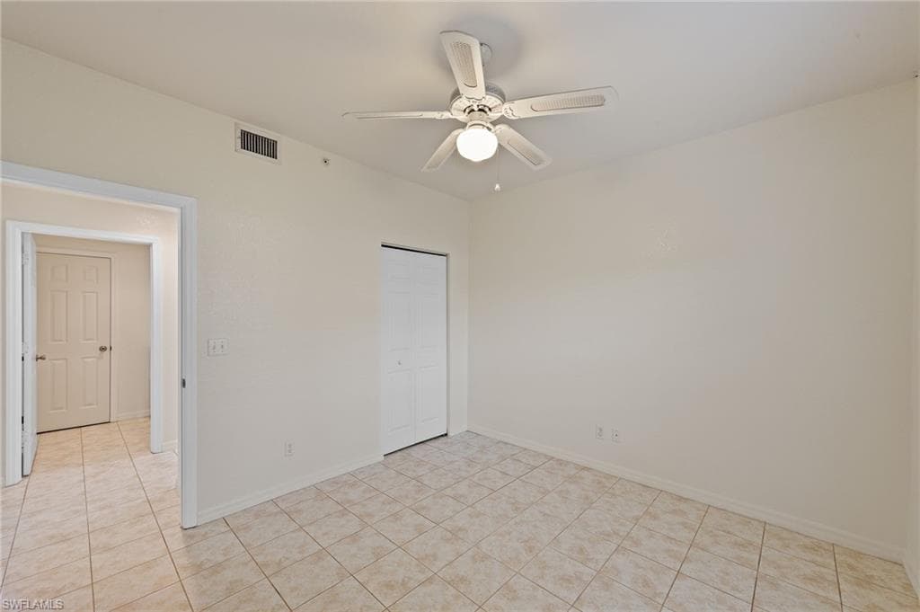 3250 Cypress Glen WAY # 406, NAPLES FL 34109-18