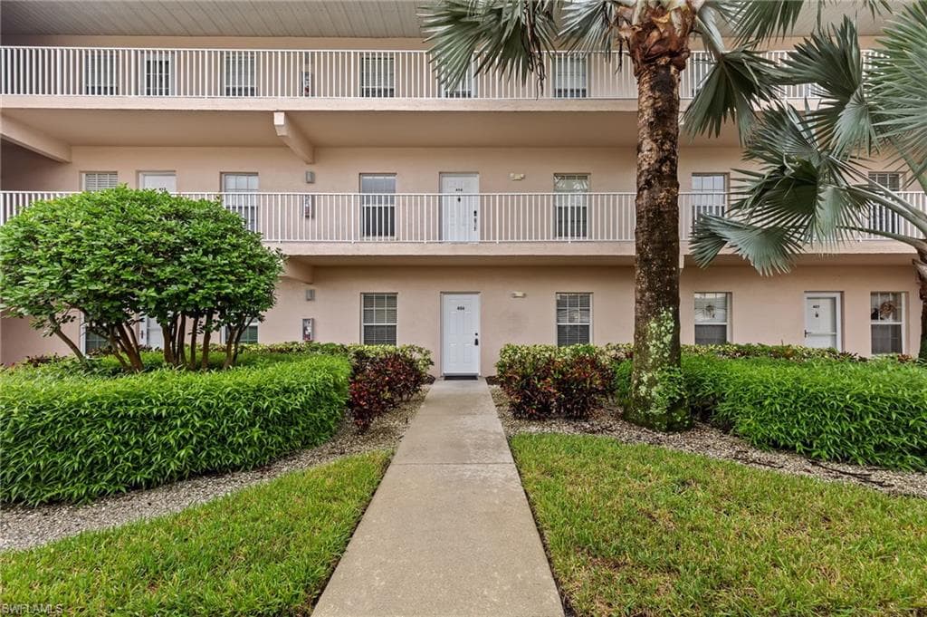 3250 Cypress Glen WAY # 406, NAPLES FL 34109-3