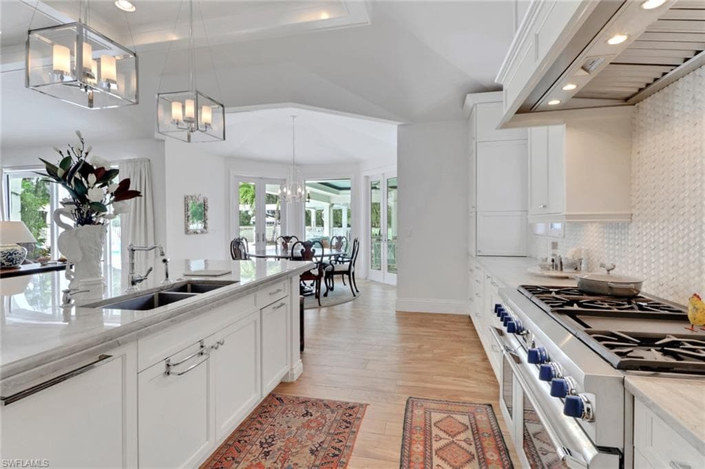 13101 Pond Apple DR E, NAPLES FL 34119-7