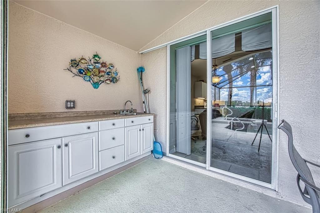 9211 Independence WAY, FORT MYERS FL 33913-22