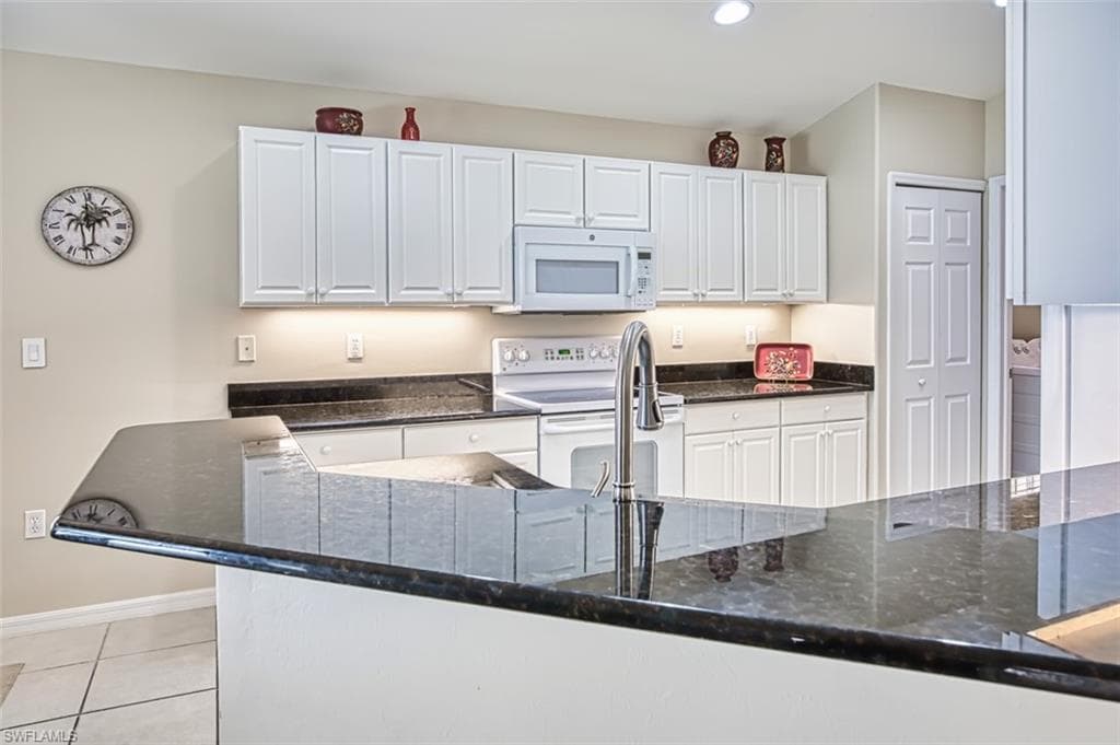 9211 Independence WAY, FORT MYERS FL 33913-11