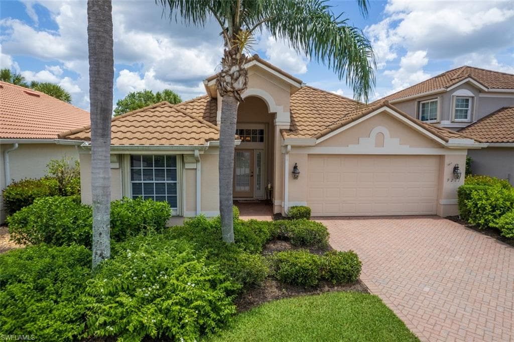 9211 Independence WAY, FORT MYERS FL 33913-48