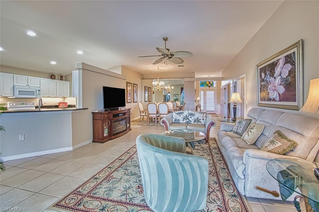 9211 Independence WAY, FORT MYERS FL 33913-24