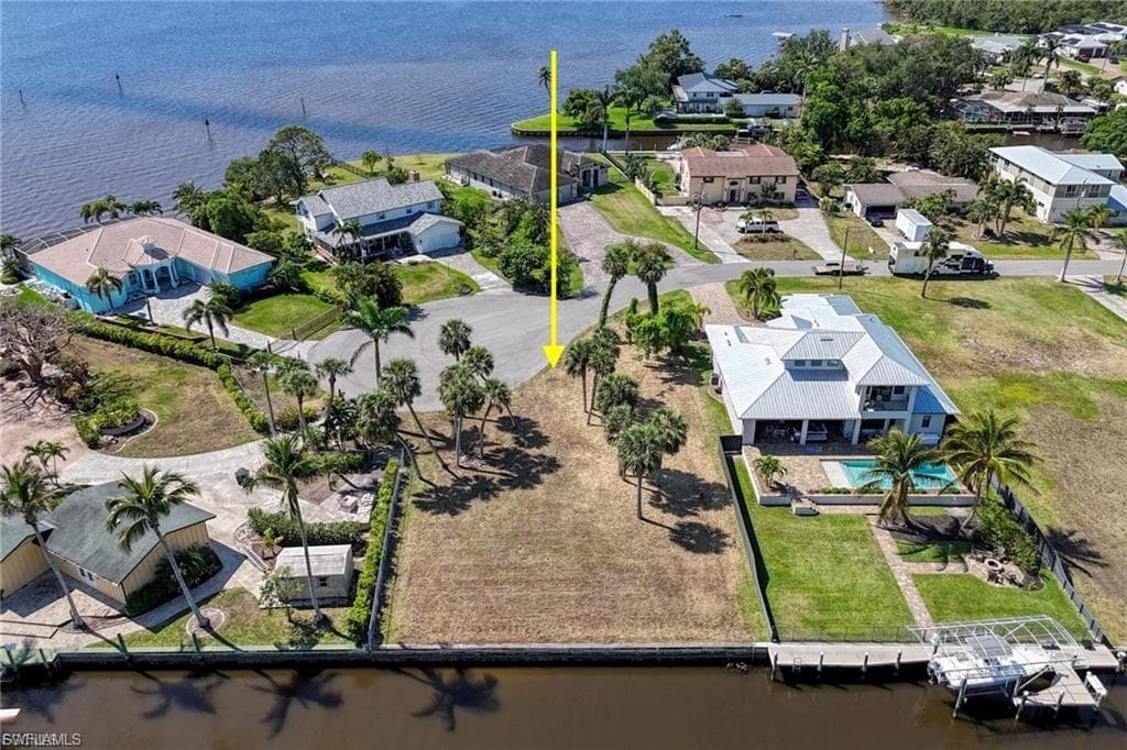 1806 MARINA CIR-6