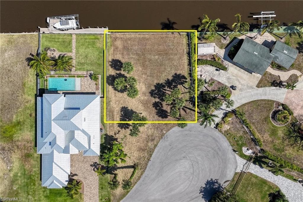1806 MARINA CIR-2