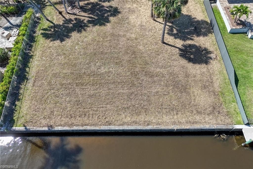 1806 MARINA CIR-8