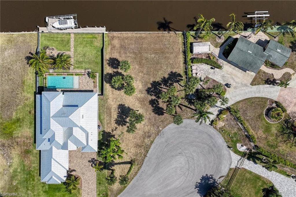 1806 MARINA CIR-7