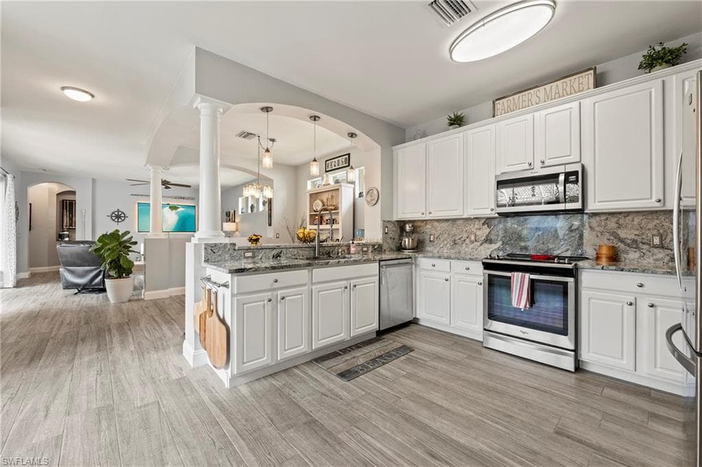 11490 Axis Deer LN, FORT MYERS FL 33966-2