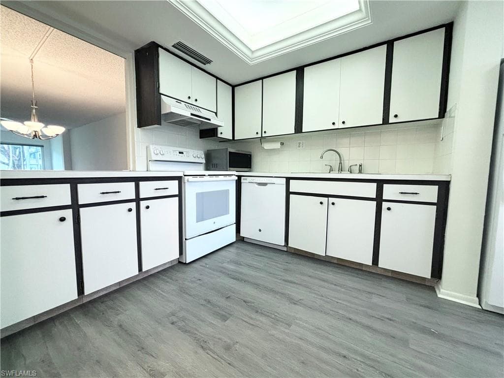 2264 Winkler AVE # 107, FORT MYERS FL 33901-1