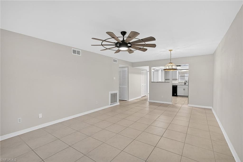 3720 SE 10th AVE 102-15