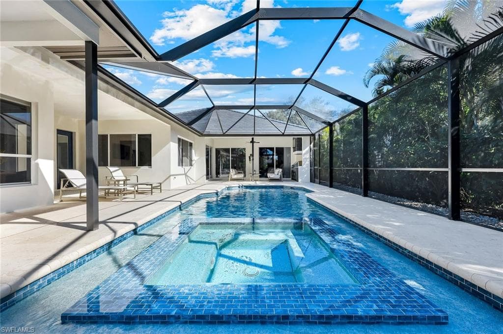 237 Charleston CT, NAPLES FL 34110-26