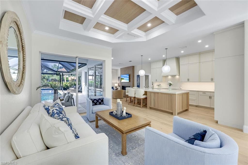 237 Charleston CT, NAPLES FL 34110-1