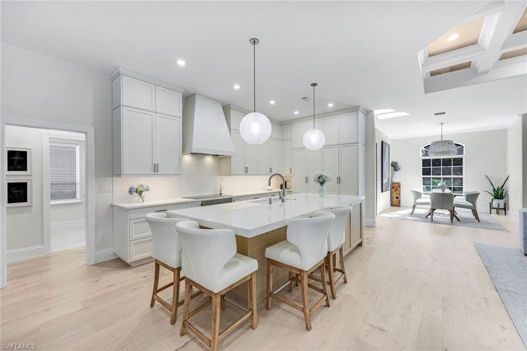 237 Charleston CT, NAPLES FL 34110-2