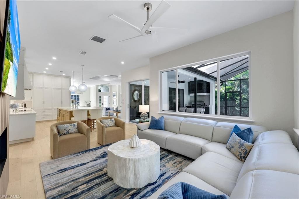 237 Charleston CT, NAPLES FL 34110-8