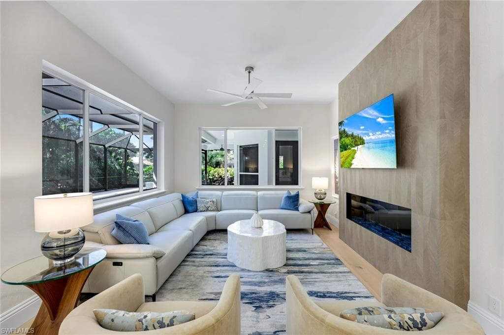 237 Charleston CT, NAPLES FL 34110-9