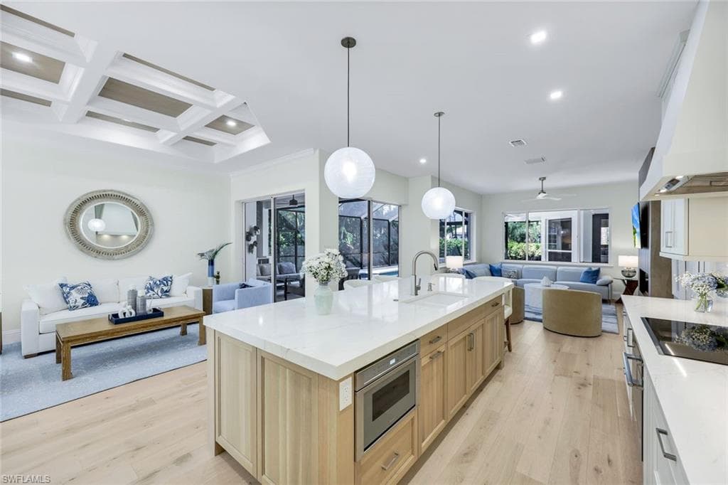 237 Charleston CT, NAPLES FL 34110-7