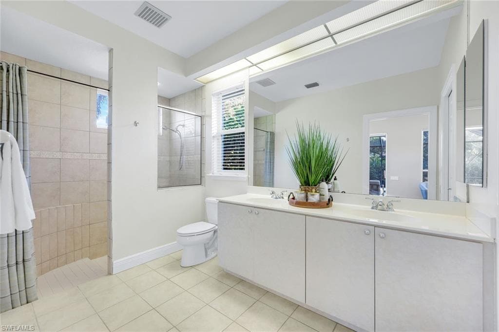 237 Charleston CT, NAPLES FL 34110-20