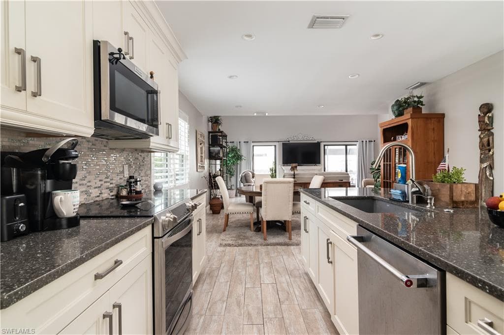 830 Meadowland DR # A, NAPLES FL 34108-4