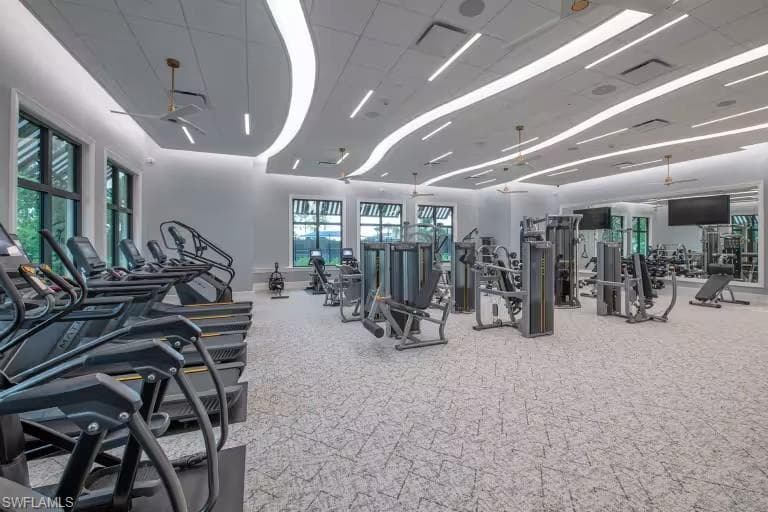 1904 Sierra CT, NAPLES FL 34120-21