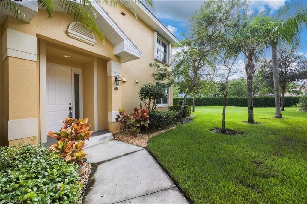 8315 Big Acorn CIR # 902, NAPLES FL 34119-3