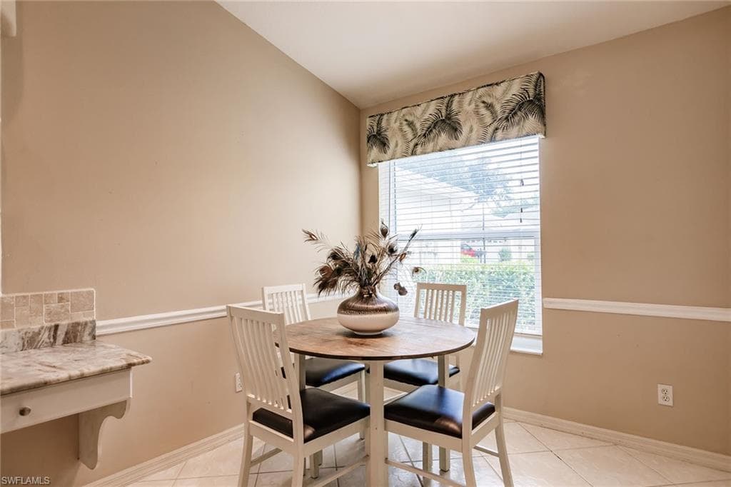 8440 Ibis Cove CIR # B260, NAPLES FL 34119-24