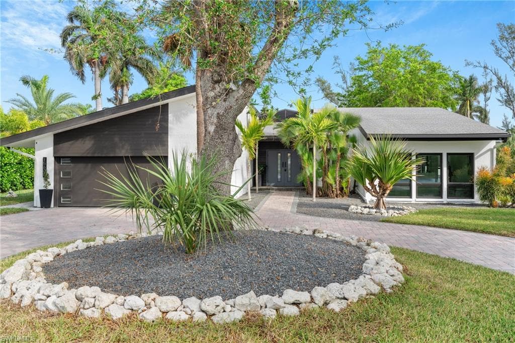 15600 Light Blue CIR, FORT MYERS FL 33908-2