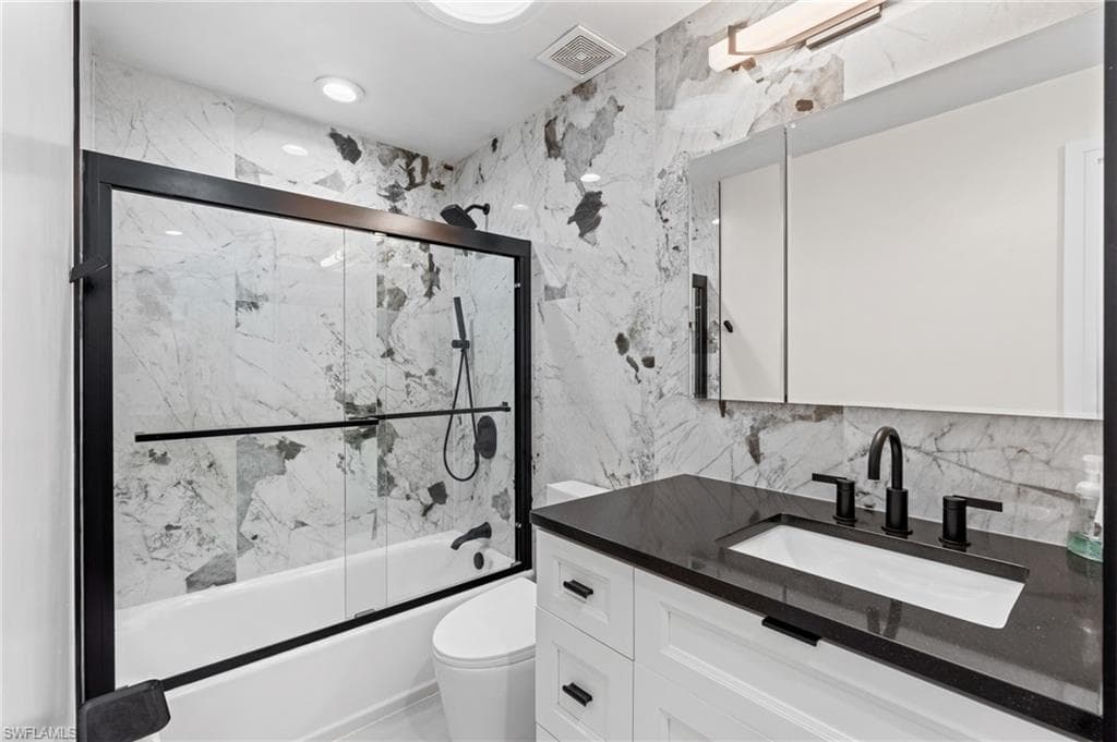 15600 Light Blue CIR, FORT MYERS FL 33908-31