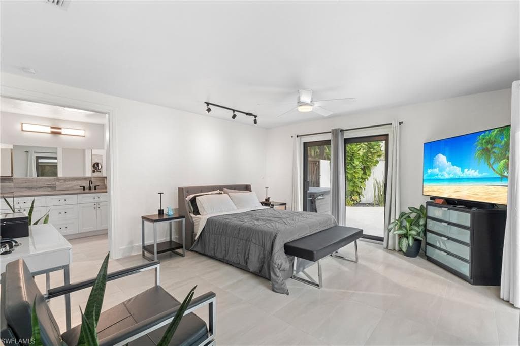 15600 Light Blue CIR, FORT MYERS FL 33908-27