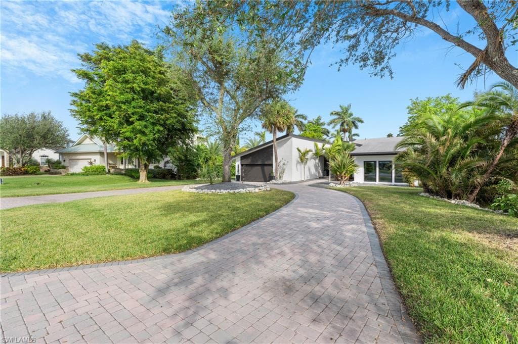 15600 Light Blue CIR, FORT MYERS FL 33908-4