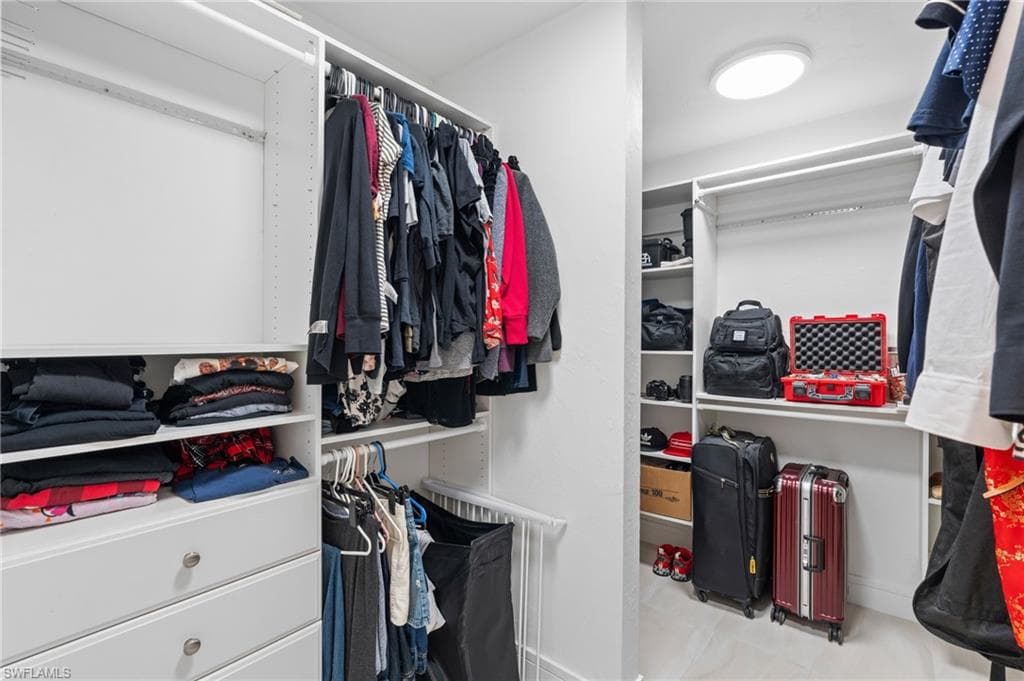 15600 Light Blue CIR, FORT MYERS FL 33908-33