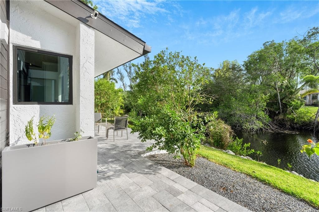 15600 Light Blue CIR, FORT MYERS FL 33908-44