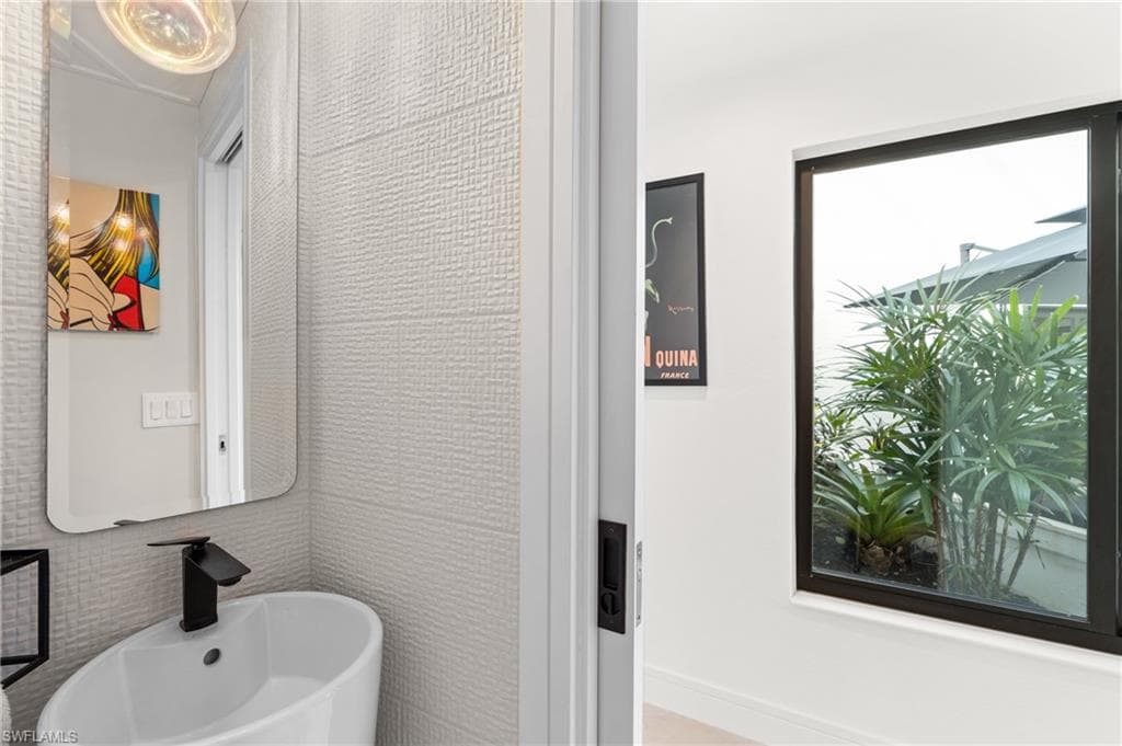 15600 Light Blue CIR, FORT MYERS FL 33908-36