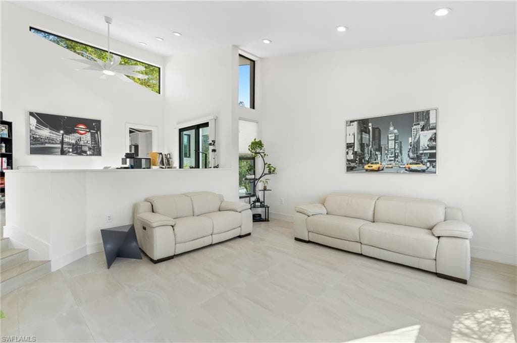 15600 Light Blue CIR, FORT MYERS FL 33908-14