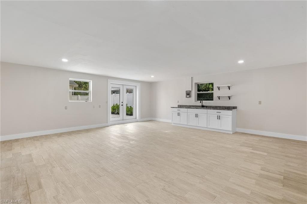 1342 Alhambra DR, FORT MYERS FL 33901-15